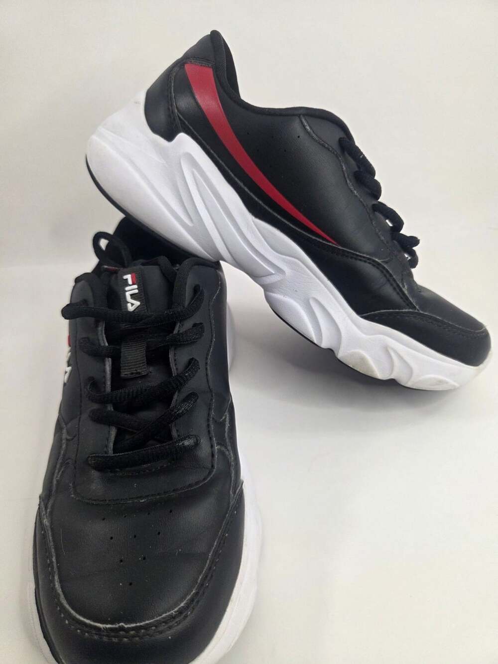 Fila Sneakers Size 7 Black White Red Athletic Shoes